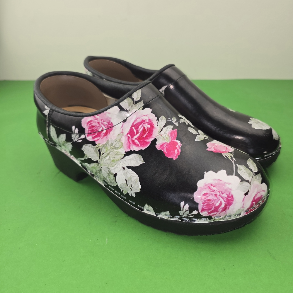Elegant Floral Women's Mules - Black and Pink